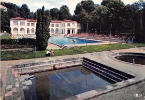 BR25937 Neris les bains La piscine france