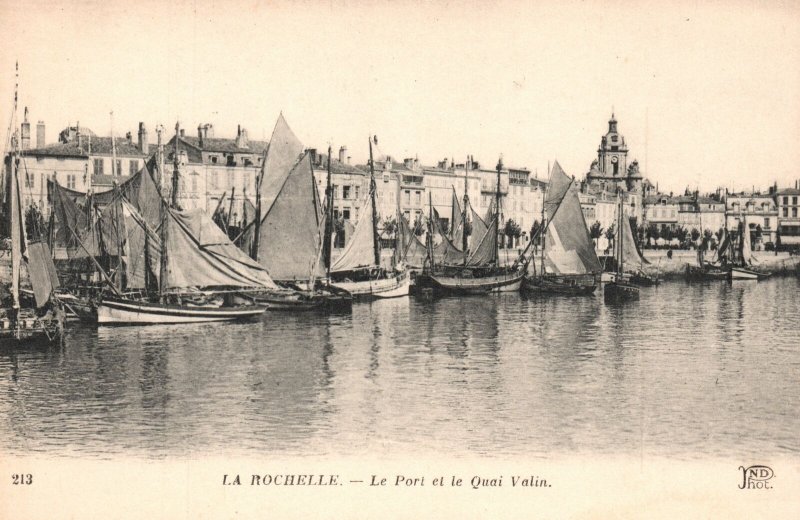Vintage Postcard La Rochelle Le Port Et Le Quai Valin Port In France