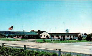 Fayetteville, Pennsylvania - Stay at the White Swan Motel - in the 1950s