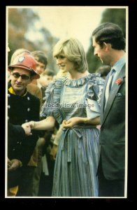 r4643 - Royal Couple visits the devastated town of Cockatoo, Victoria - postcard