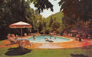 Gatlinburg Tennessee Zoders Motel Pool View Vintage Postcard K77577