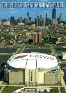 VINTAGE CONTINENTAL SIZE POSTCARD UNITED CENTER CHICAGO