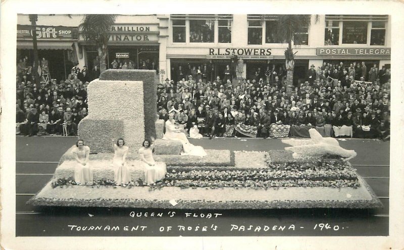 Postcard RPPC Photo California Pasadena Queen's Float Tournament Roses 22-13762