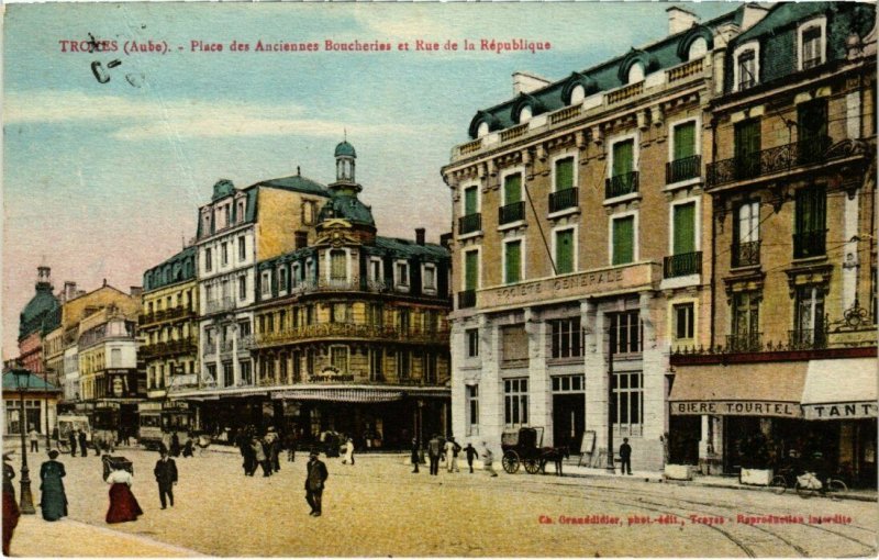 CPA TROYES - La Place des Anciennes Bucheries et Rue de la République (71838)