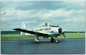 North American T-28 A Trojan USAF Standard Pilot Air Training Aircraft Postcard