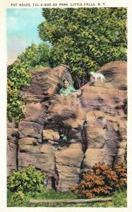 Little Falls NY-New York, Pot Holes Tal-A-Que-Ga Park Vintage Postcard