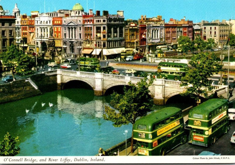 Ireland Co Dublin Dublin O'Connell Bridge and River Liffey