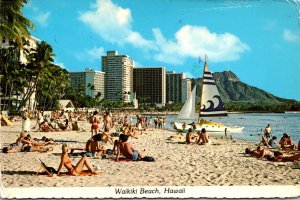 Hawaii Maikiki Beach On A Sunny Day 1978