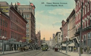 GRAND RAPIDS, Michigan, 1915; Upper Monroe Avenue
