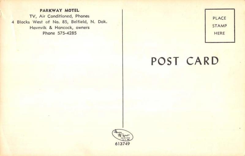 Belfield North Dakota Parkway Motel Street View Vintage Postcard K53701