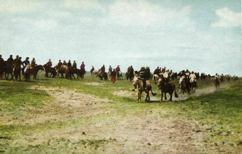 mongolia china, Native Horse Riders in the Steppe (1945) Postcard