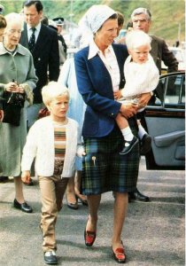 CPM AK Princess Anne and Her two Children BRITISH ROYALTY (766132)