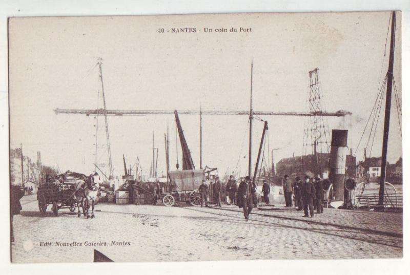 P878 old view card france nantes-un coin du port