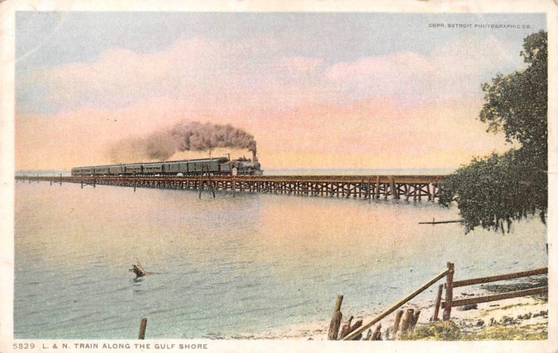 Railroad  L & N TRAIN Along Gulf Shore Railway Bridge ca1920's Vintage  Postcard 