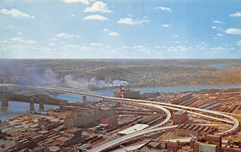 Brent Spence Bridge between Cincinnati, OH and Covington, KY - Cincinnati, Oh...