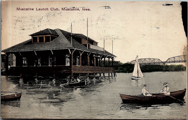 1911 MUSCATINE IOWA LAUNCH CLUB BOATS HIGH BRIDGE EARLY POSTCARD 36-65