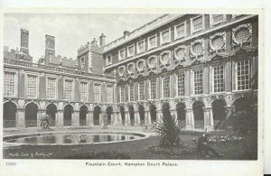 Middlesex Postcard - Fountain Court - Hampton Court Palace - Ref TZ10517