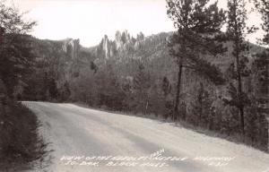 BLACK HILLS SD VIEW OF THE NEEDLES FROM NEEDLE HIGHWAY~REAL PHOTO POSTCARD 1947