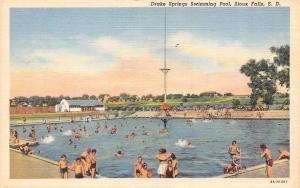 SIOUX FALLS, SD South Dakota  DRAKE SPRINGS POOL Kids Swimming  c1940's Postcard