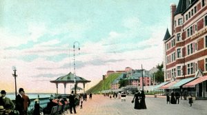 Vintage Quebec Dufferin Terrace Promenade et Citadel Canada People Postcard F94