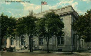 Post Office, Waterloo, lowa Vintage Postcard