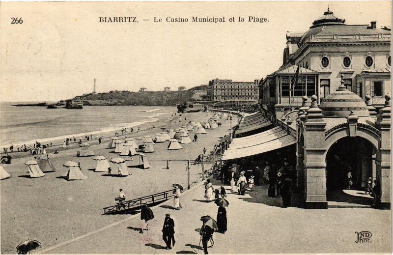 CPA BIARRITZ - Le Casino Municipal et la Plage (162885)