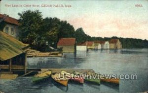 Boat Land in Cedar River - Cedar Falls, Iowa IA  