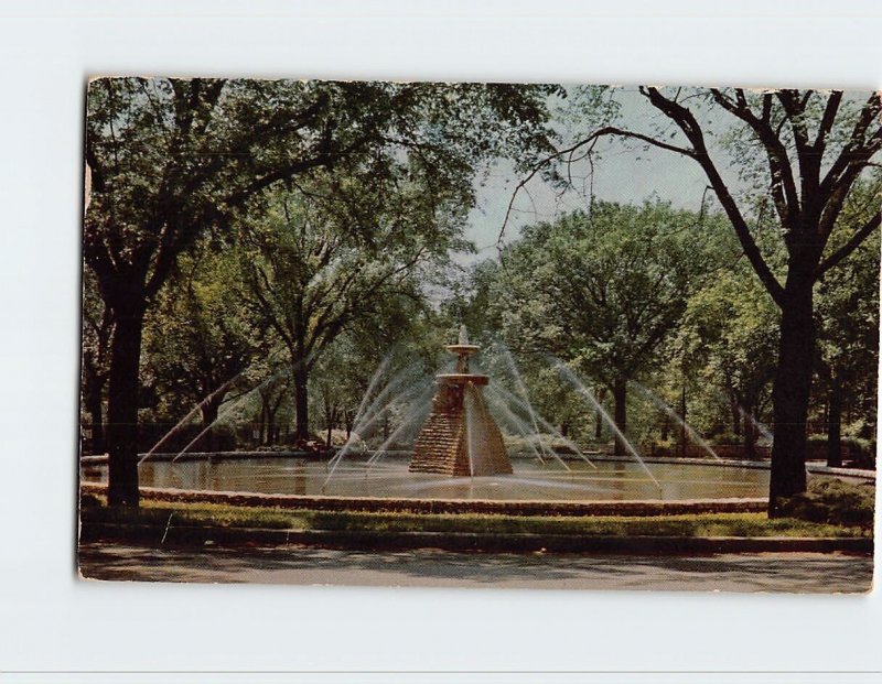 Postcard The Meyer Circle Fountain, Kansas City, Missouri