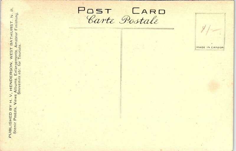 c1930 QUEBEC CANADA PERCE ROCK FROM SOUTH BEACH POSTCARD 43-95