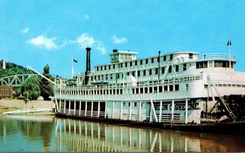 Stern Wheeler Mississippi River Steamboat Gordon C Greene At Hannibal Missouri