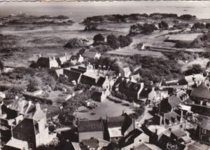 France Ile de Brehat Vue aerienne Plaace du Bourg Greve de l'Eglise 1958