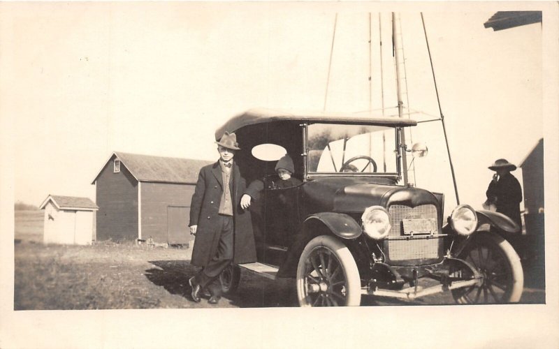J44/ Early Automobile Interesting RPPC Postcard c1910 Family Barn 115