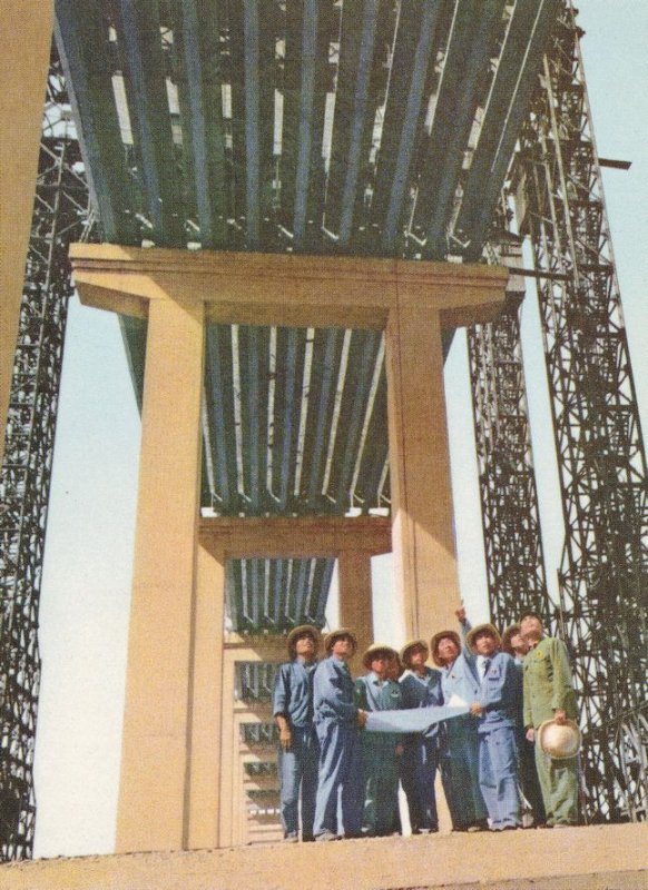 Workers Building Beams On Nanking River Bridge Chinese China Postcard