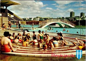 Reykjavik, Iceland  SWIMMING POOLS  Children In Wading Pool  4X6 Postcard