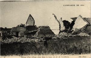 CPA MILITAIRE Ruines d'un village situé dans la ligne de tir (316591)