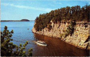 Majestic Cliffs Upper Dells Witches Gultch Wisconsin Dells WI Postcard VTG UNP 