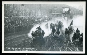 h3088 - CALGARY STAMPEDE 1946 Chuck Wagon Race. Real Photo Postcard