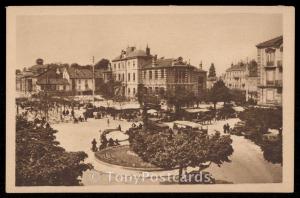 Bourg-En-Bresse. - Place Carriat