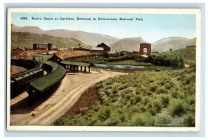 Vintage Rustic Depot At Gardiner, Yellowstone National Park Postcard F114E