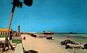 Florida Daytona Beach Scene Showing The Ocean Pier