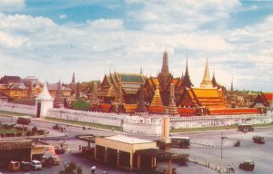 Bankok, Thailand - Scene of the Emerald Buddha Temple - pm 1964