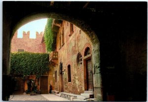 M-91801 Juliet's House Verona Italy