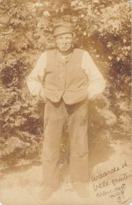 US3478 Old Man, native Postcard netherlands costume pipe types