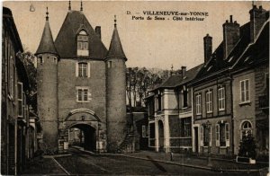 CPA VILLENEUVE-sur-YONNE - Porte de SENS - Coté intérieur (658531)