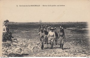 LA ROCHELLE , France , 00-10s ; Retour de la peche aux huitres