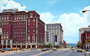 Chattanooga, Tennessee - A look downtown on Broad Street - c1950