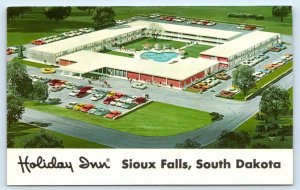 SIOUX FALLS, SD South Dakota ~ Roadside HOLIDAY INN c1960s Postcard