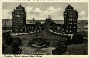 CPA AK Duisburg- Ruhrort- Admiral Scheer Brucke GERMANY (901185)