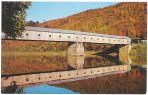 US Covered Bridge.  Vermont - N. H. Beautiful View.