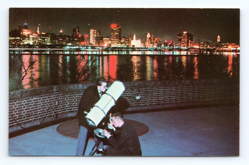 Chicago Skyline From Adler Planetarium Chicago Illinois UNP Chrome Postcard O11